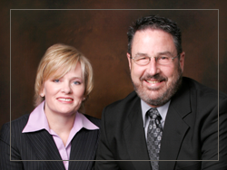 photo of attorneys Deborah Hewitt and C. Lee Hewitt
